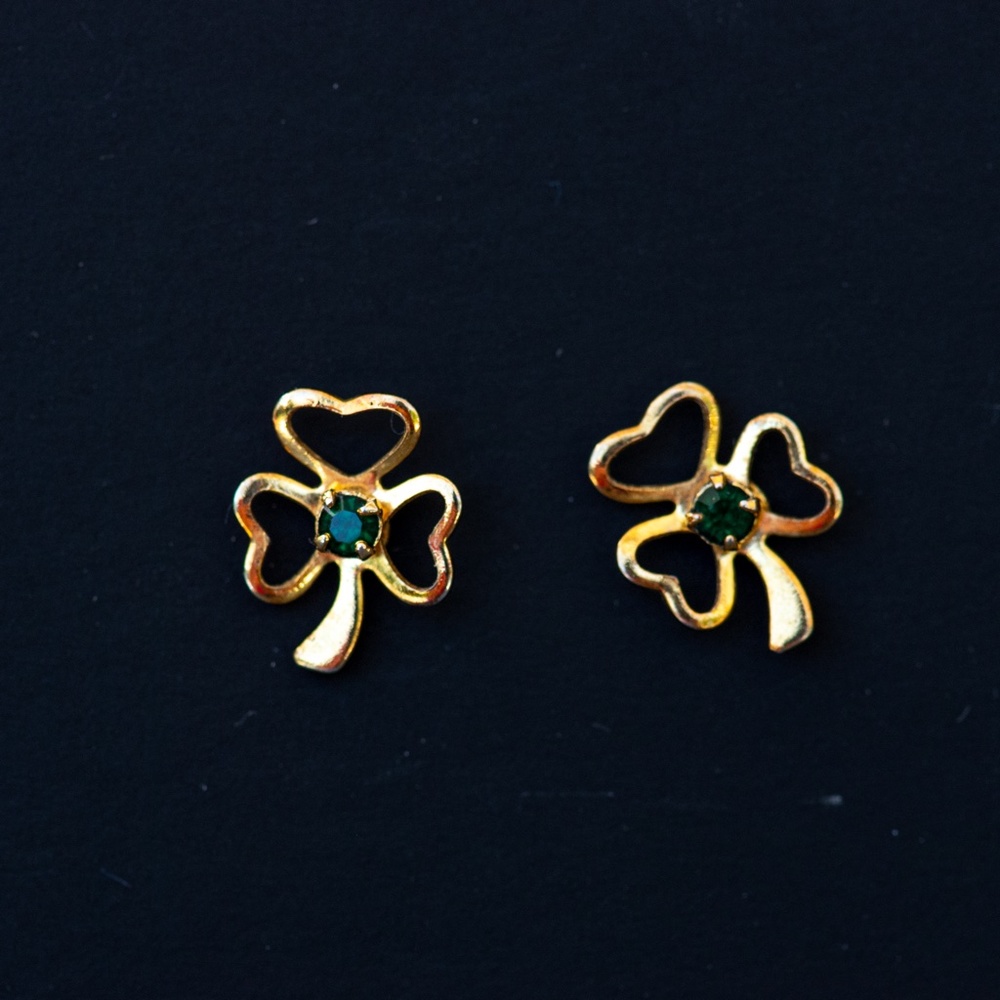 Gold plated Shamrock studs w/ green stones - Picture 3 of 4